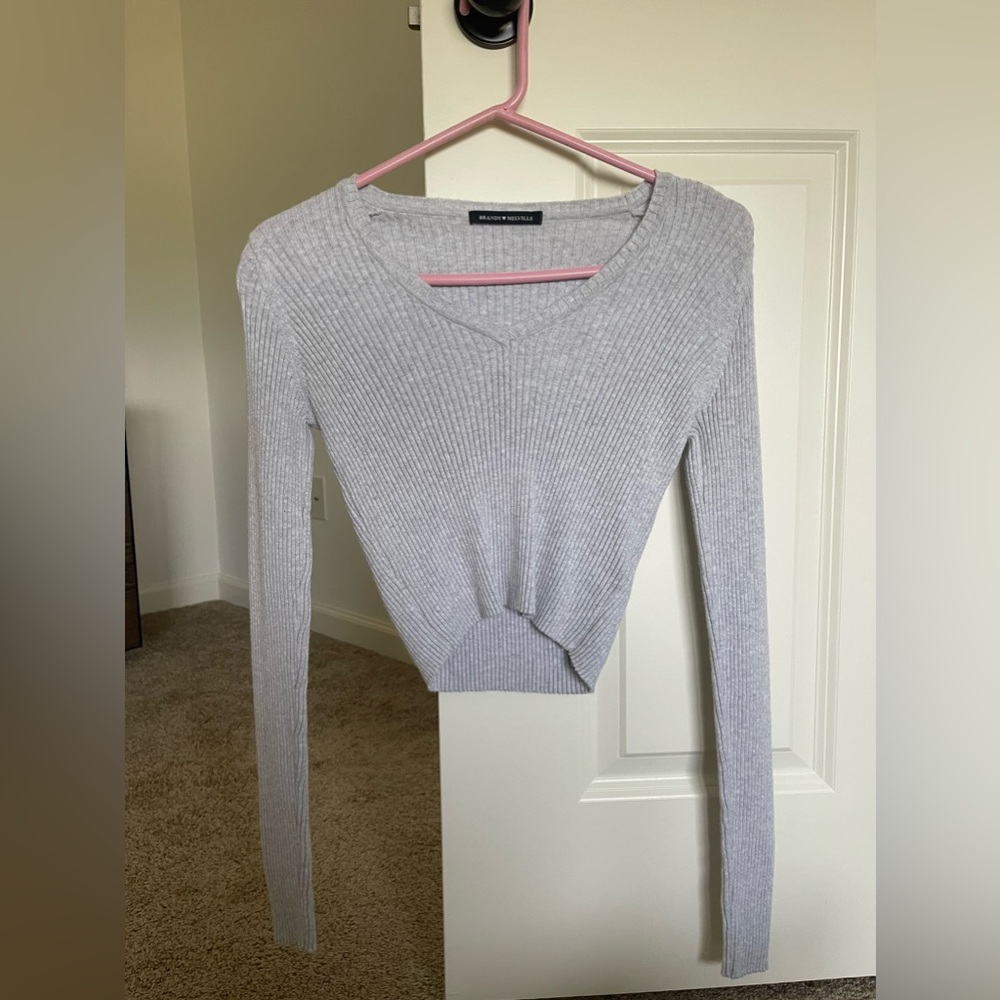 Brandy Melville Cropped V Neck Sweater